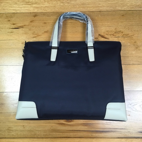 Numinous London Smart City Laptop Bag, Includes Smart Device Charger, New - Picture 2 of 7